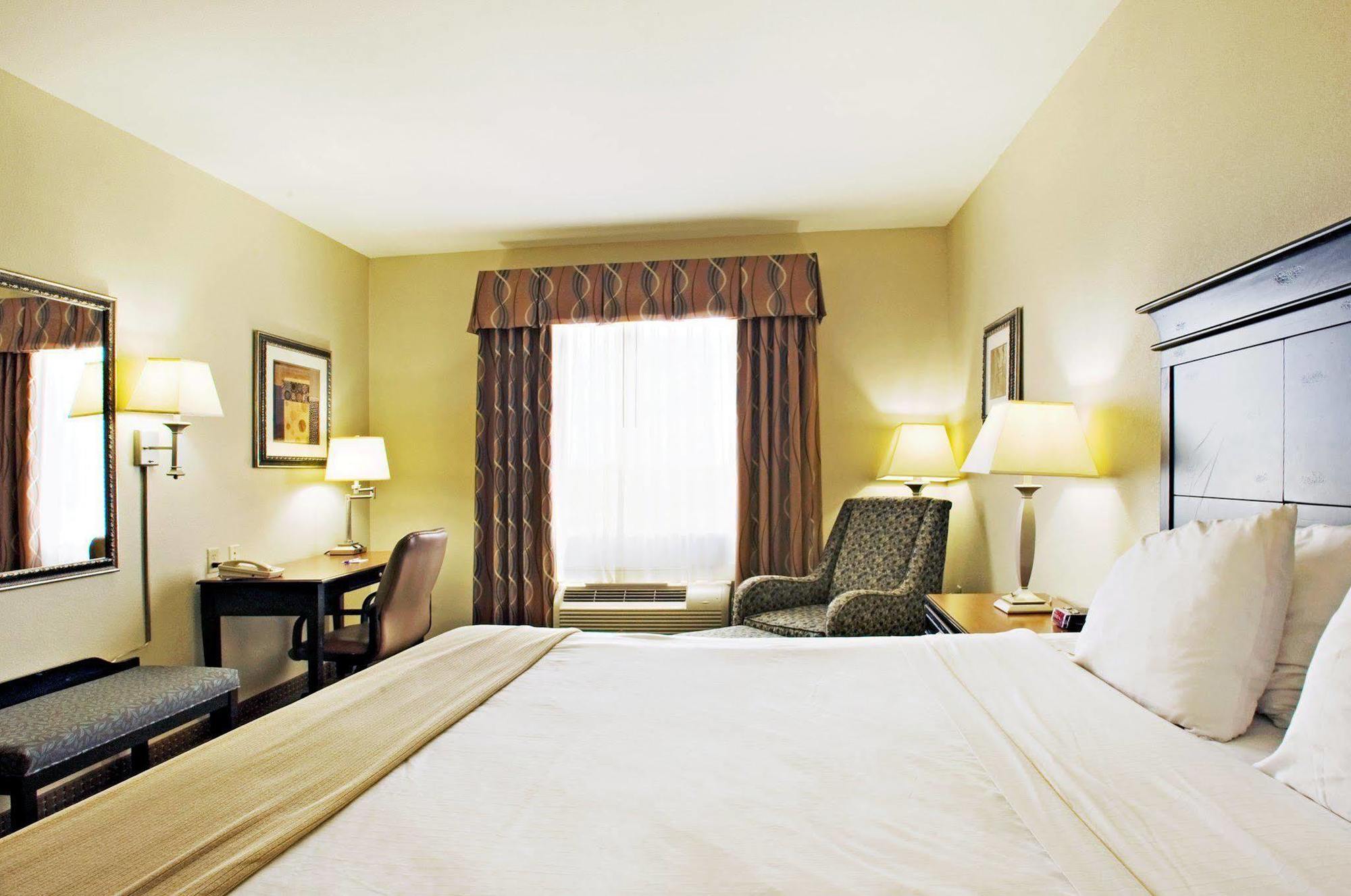 Holiday Inn Express Vernon College Area Highway 287, An Ihg Hotel Bagian luar foto